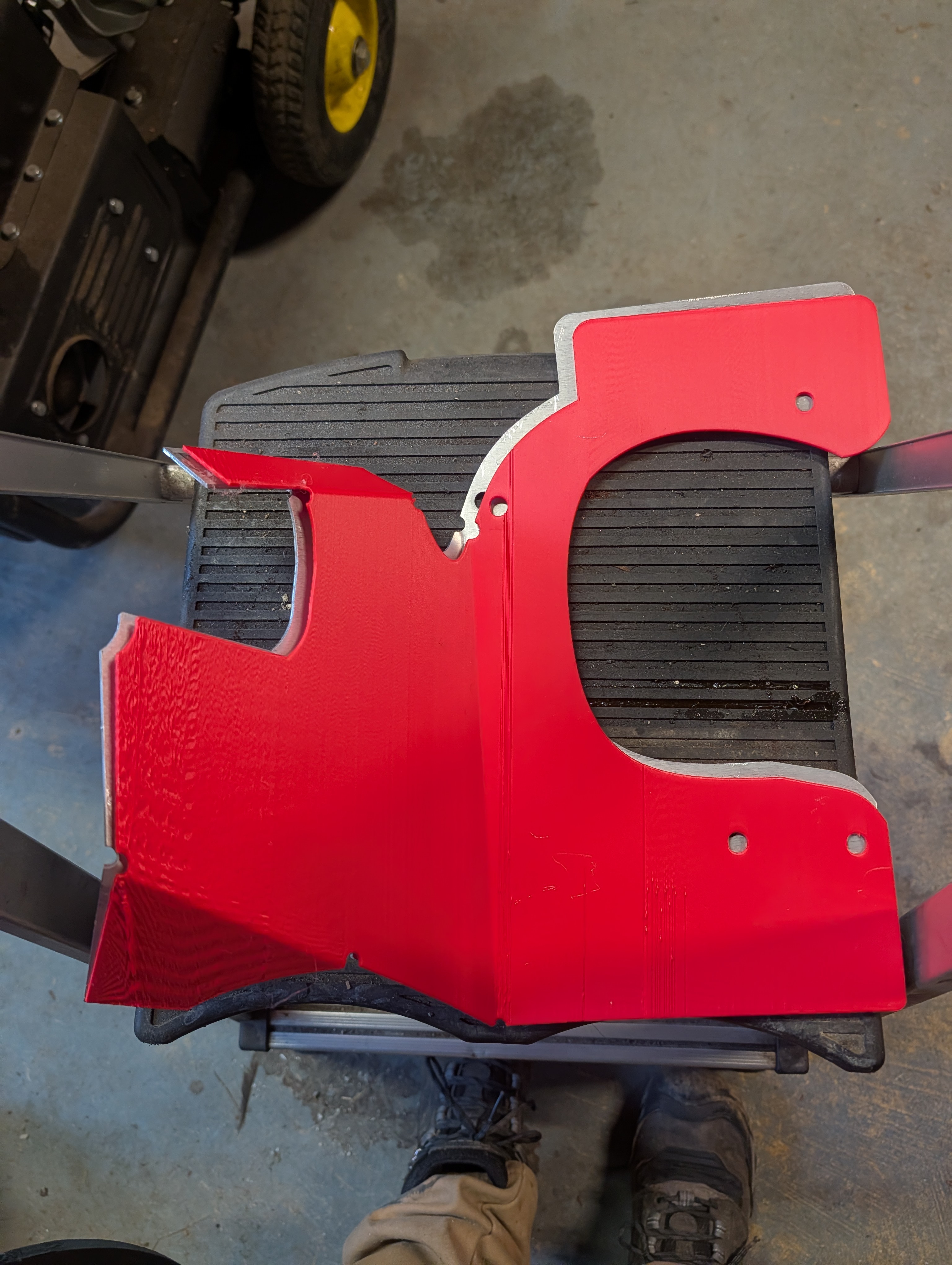 Powder-coated red brake air deflector
