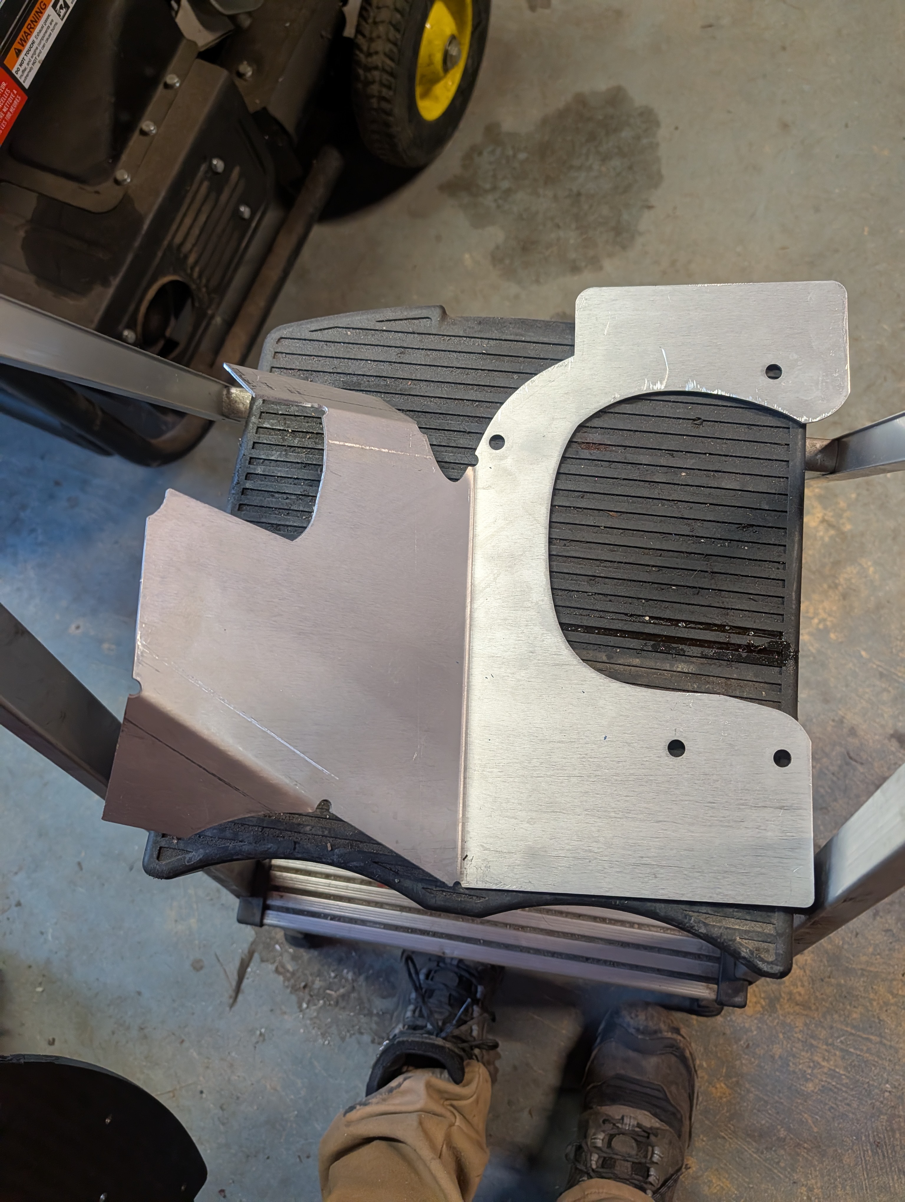 Bent aluminum brake air deflector