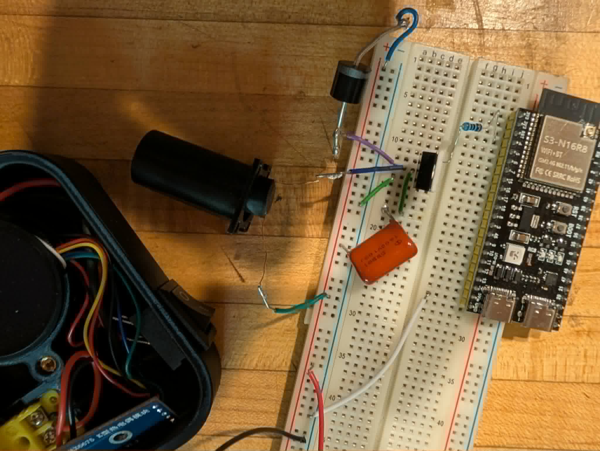 Hardware mockup — ESP32-S3 breadboard LF coil driver